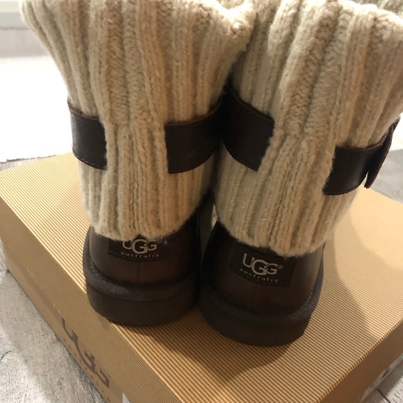 UGG size 7 W Cambridge Diamond Quilt Boot - Picture 2 of 5